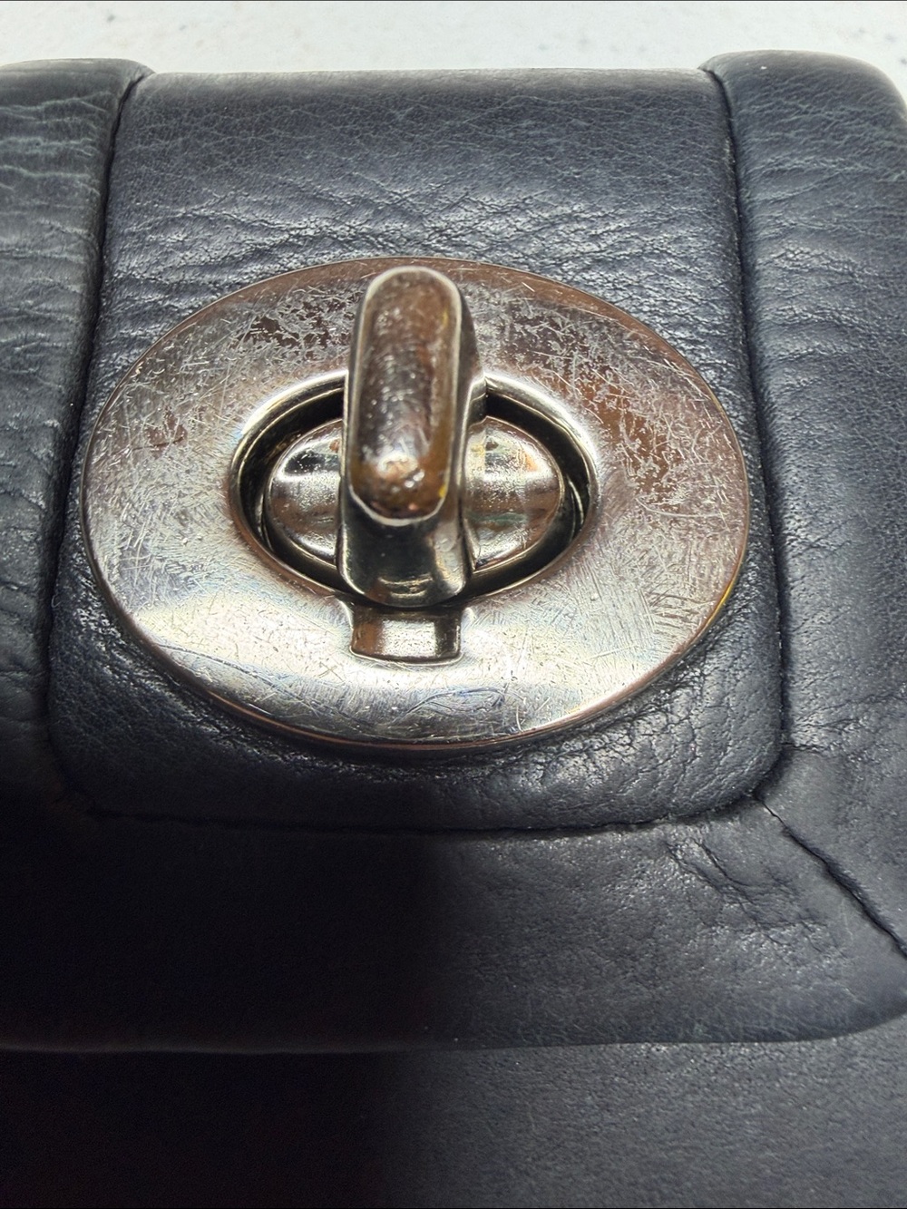 Vintage COACH Black Leather Hamptons Turnlock Continental Wallet - Picture 7 of 9